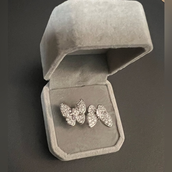 COPY - I’m selling a Brand New 18k Plate 925 Sterling Silver Butterfly Ring - Picture 2 of 4